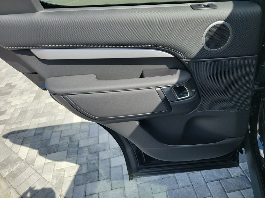 2025 Land Rover Discovery Dynamic SE - Photo 22