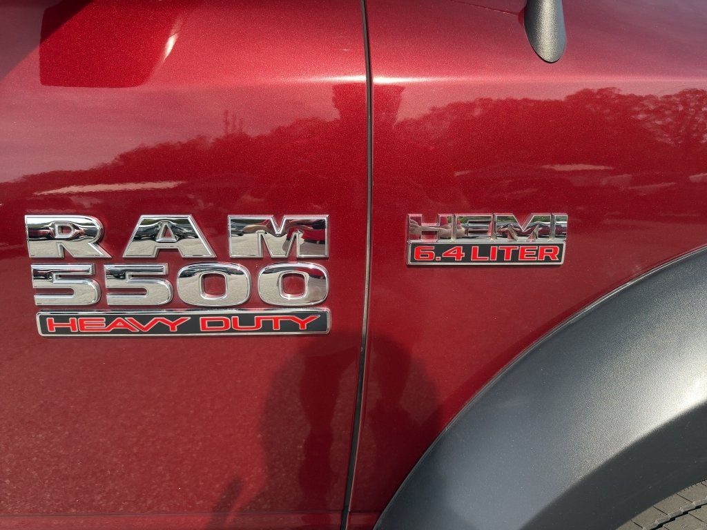 Used 2018 Delmonico Red Pearlcoat Ram SLT image 15