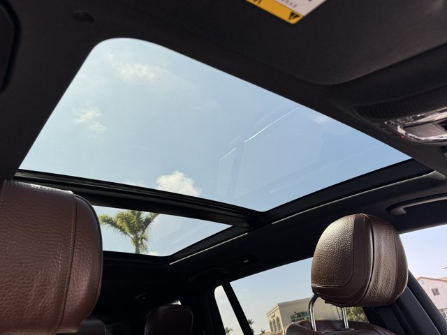 New 2026 Polar White Mercedes-Benz GLS 450 image 3