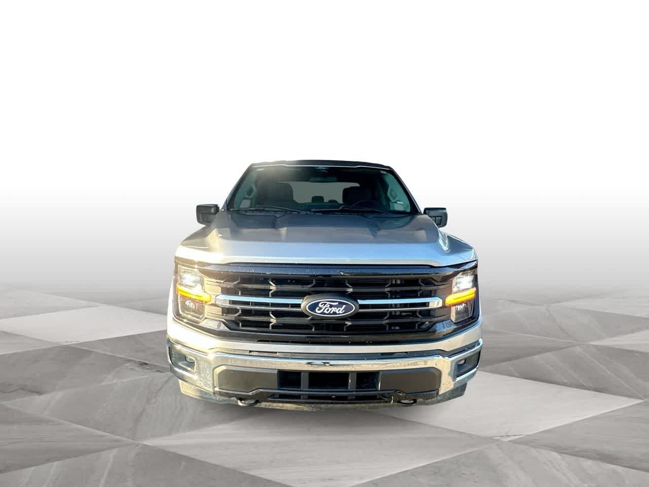 Used 2025 Iconic Silver Metallic Ford XLT image 3