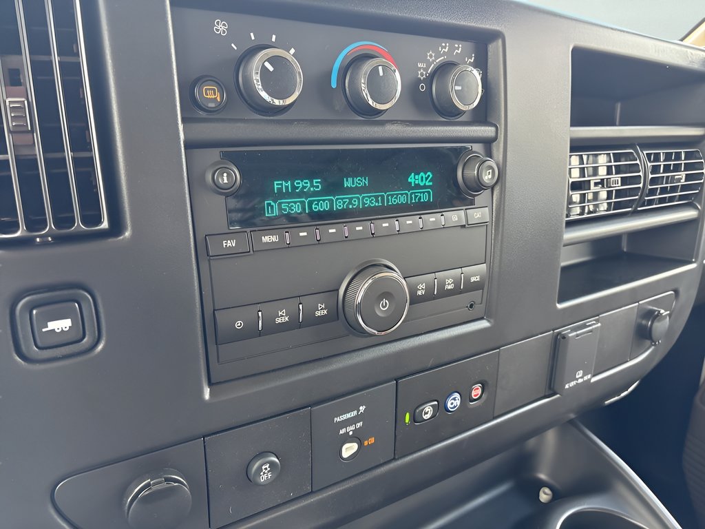2025 Chevrolet Express Cargo Work Van - Photo 24