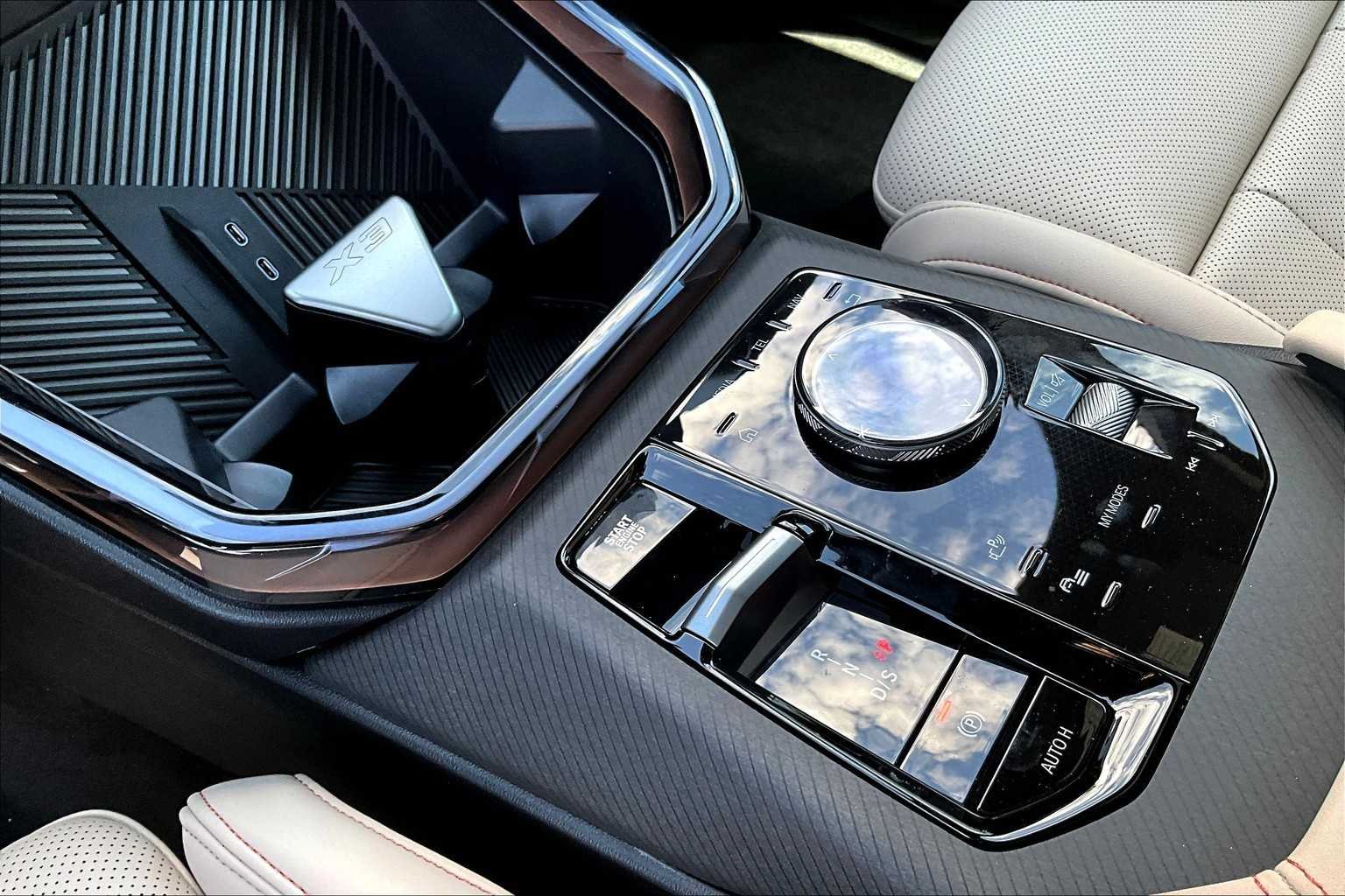 New 2026 Arctic Race Blue metallic BMW 30 xDrive image 7