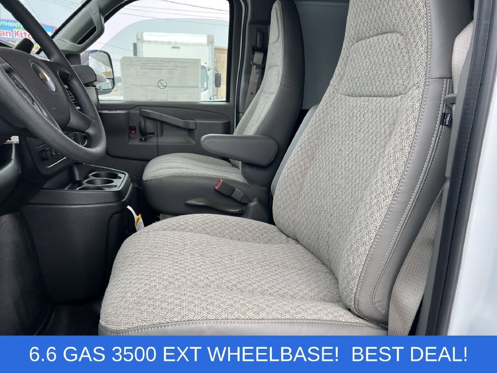 2025 Chevrolet Express Cargo Work Van - Photo 7