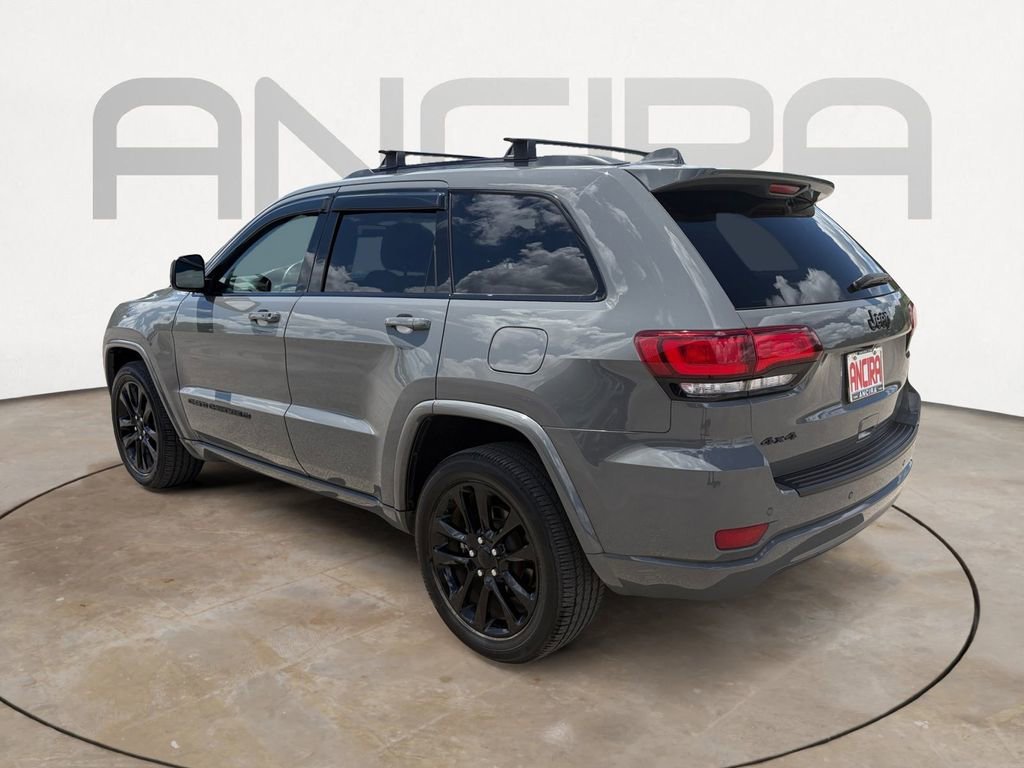 Used 2022 Sting-Gray Clearcoat Jeep Laredo X image 9