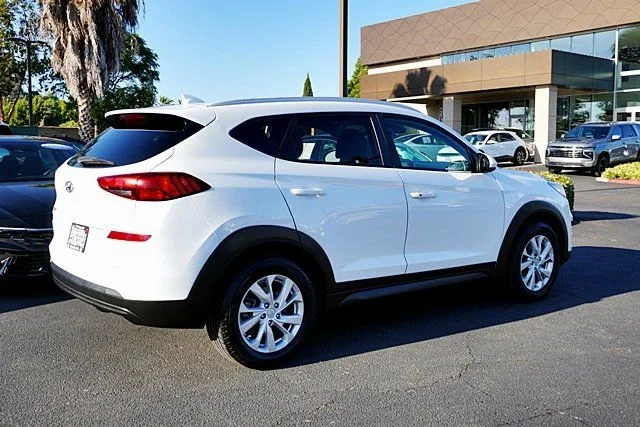 Used 2019 White Hyundai Value image 7