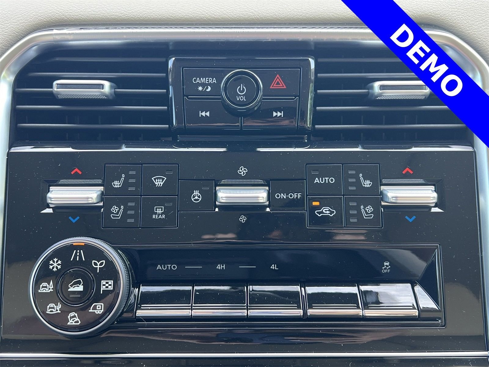 2025 Nissan Armada Platinum Reserve - Photo 11