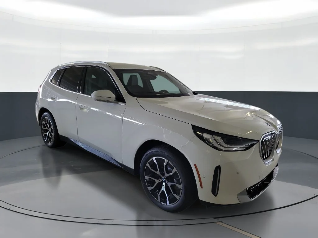 New 2026 Alpine White BMW 30 xDrive image 2