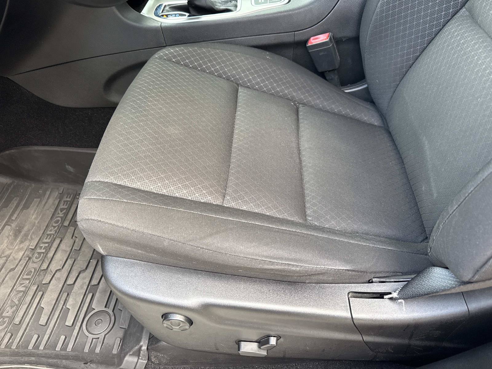 Used 2021 Bright White Clea Jeep Laredo E image 18