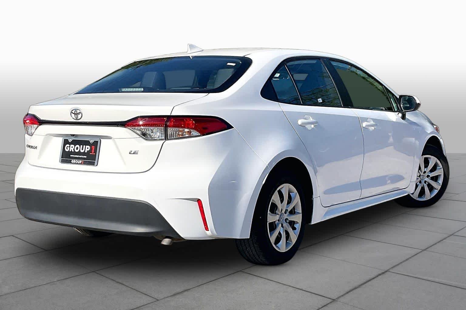 Used 2025 Ice Cap Toyota LE image 13