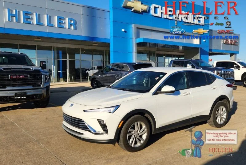 Used 2024 Summit White Buick Preferred image 1