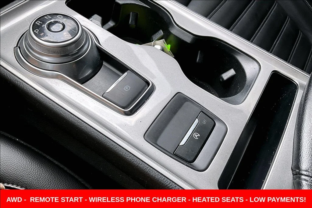 Used 2024 Silver Ford SEL image 17