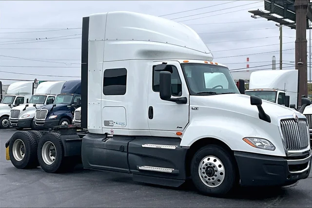 Pre-Owned 2022 International LT625 6x4 Sleeper