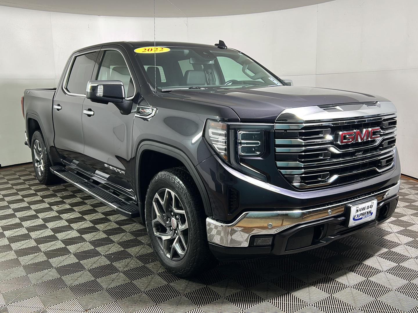Used 2022 Titanium Rush Metallic GMC SLT image 4