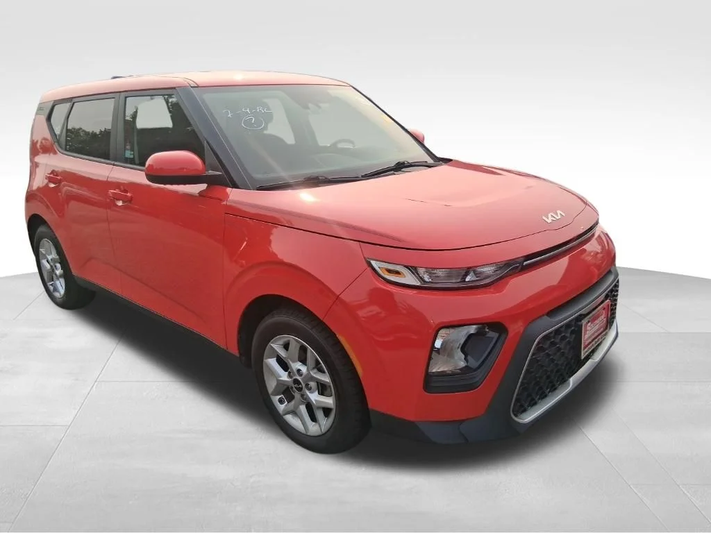 Used 2022 Red Kia LX image 16