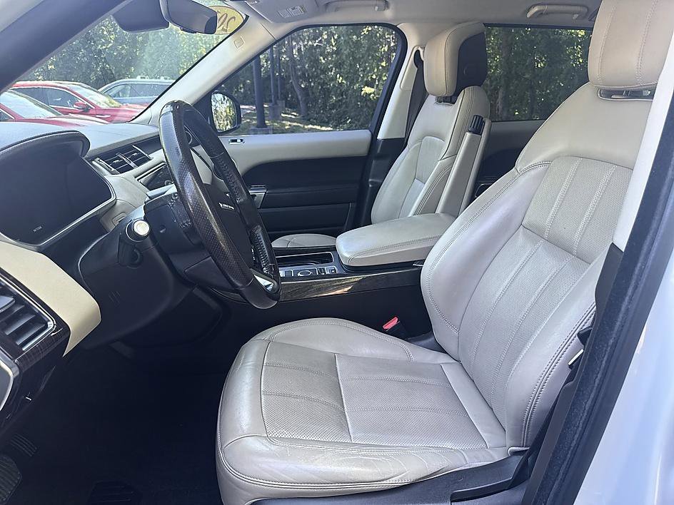 Used 2018 Fuji White Land Rover HSE image 11
