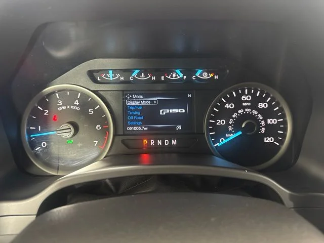 Used 2018 Silver Ford XLT image 17