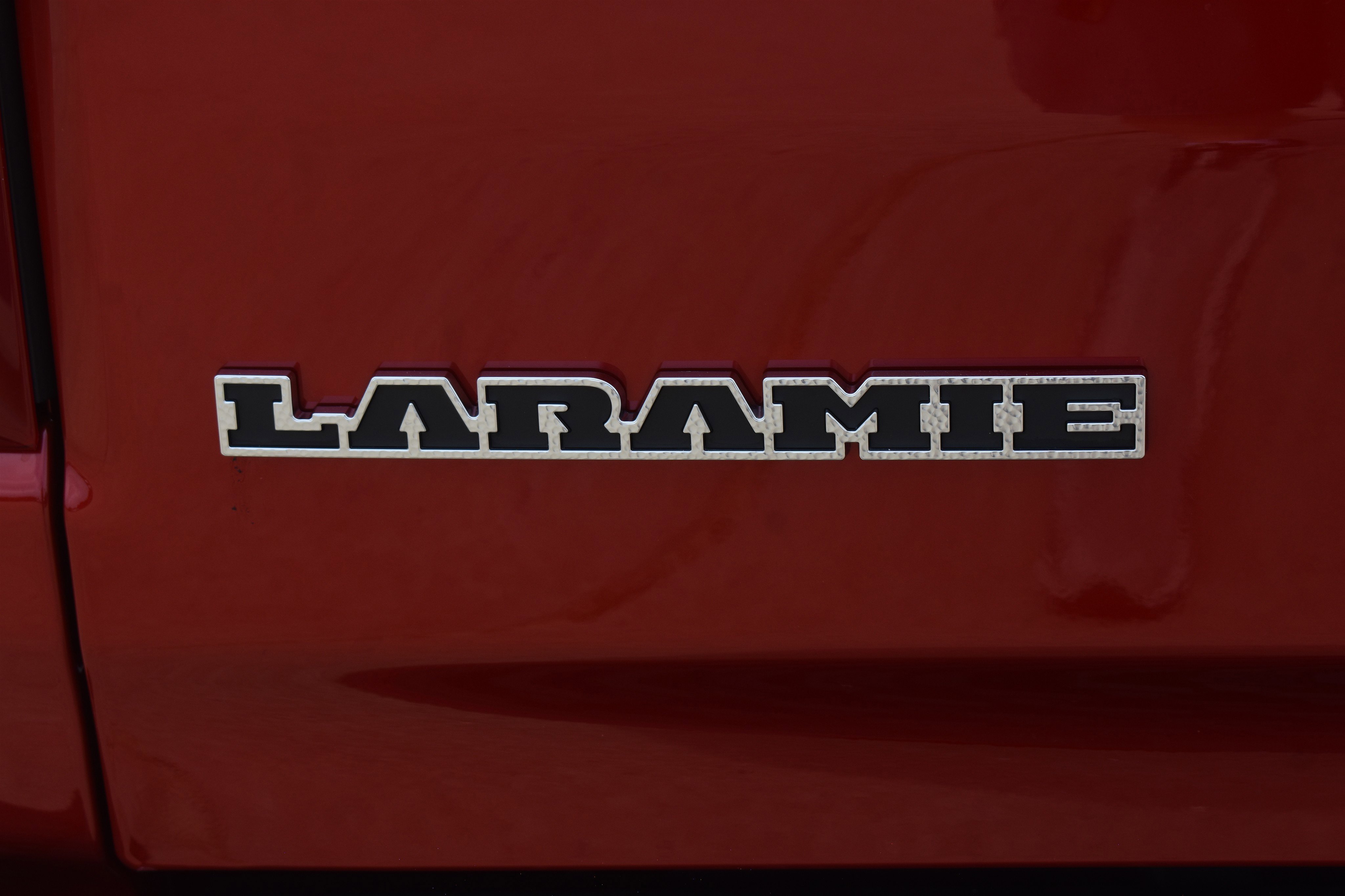 New 2026 Molten Red Pearl-Coat Exterior Paint RAM Laramie image 7