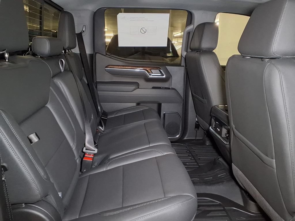 New 2026 Onyx Black GMC Elevation image 7
