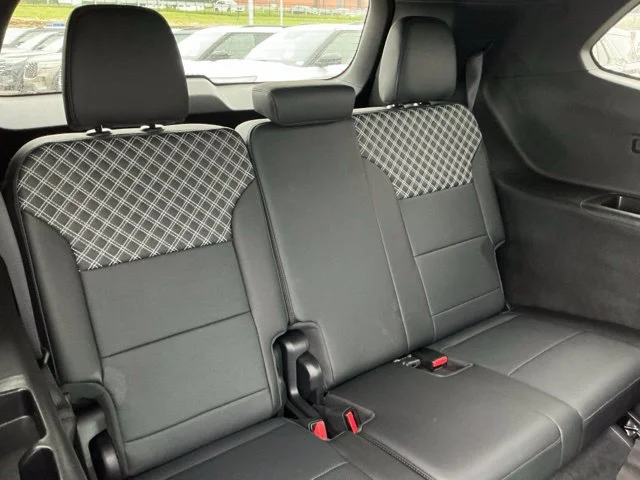 Used 2025 Ebony Twilight Metallic GMC Denali image 28