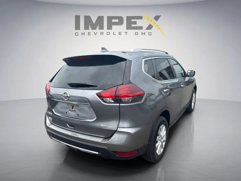 Used 2018 Gray Nissan SV image 5