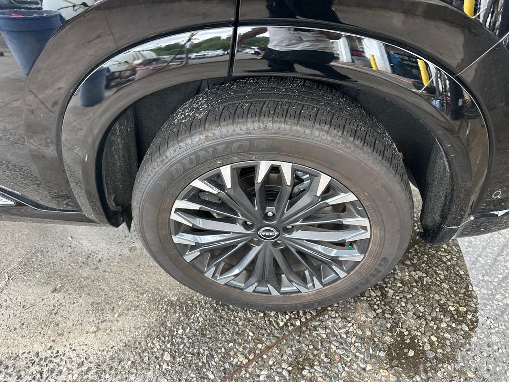 Used 2026 Black Nissan Platinum image 20