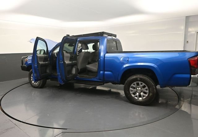 Used 2018 Blue Toyota SR5 image 43