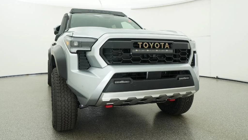 New 2026 Celestial Silver Metallic Toyota Trailhunter image 39