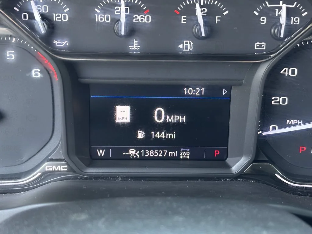 Used 2022 Quicksilver Metallic GMC SLT image 33