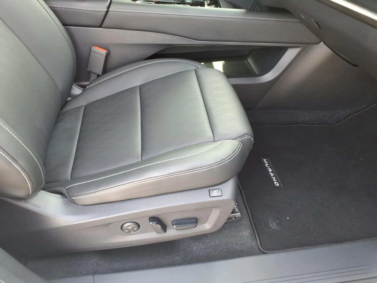 Used 2025 Everest White Pearl Tricoat Nissan Platinum image 18