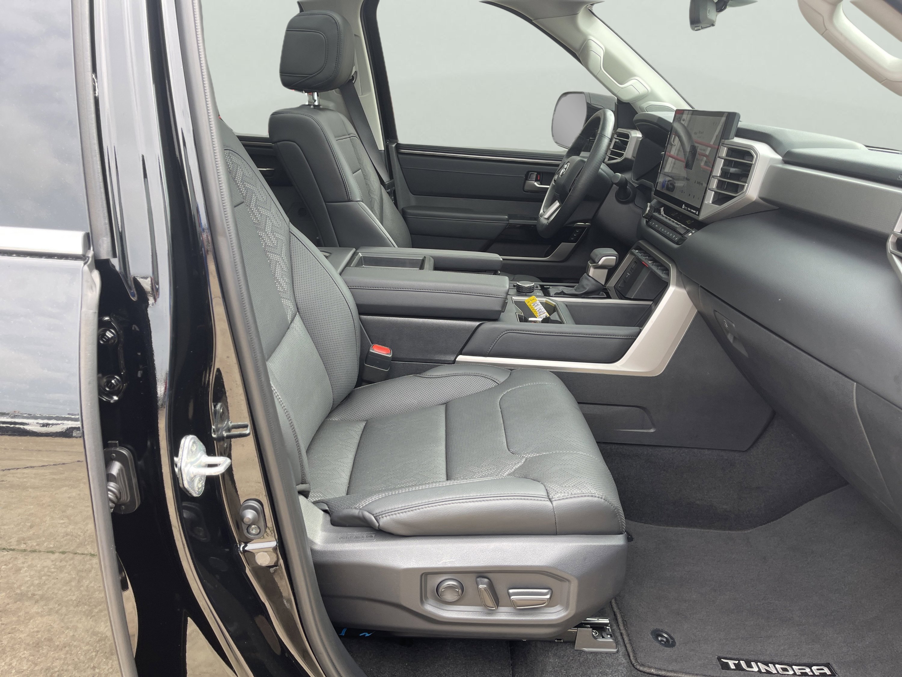 2024 Toyota Tundra Limited - Photo 13