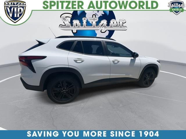 Used 2024 Summit White Chevrolet ACTIV image 11