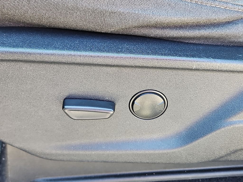 Used 2023 Blue Metallic Ford XLT image 19