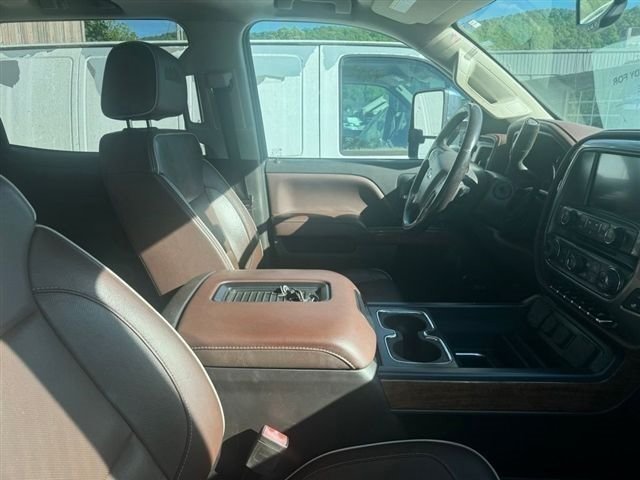 Used 2019 Black Chevrolet High Country image 23