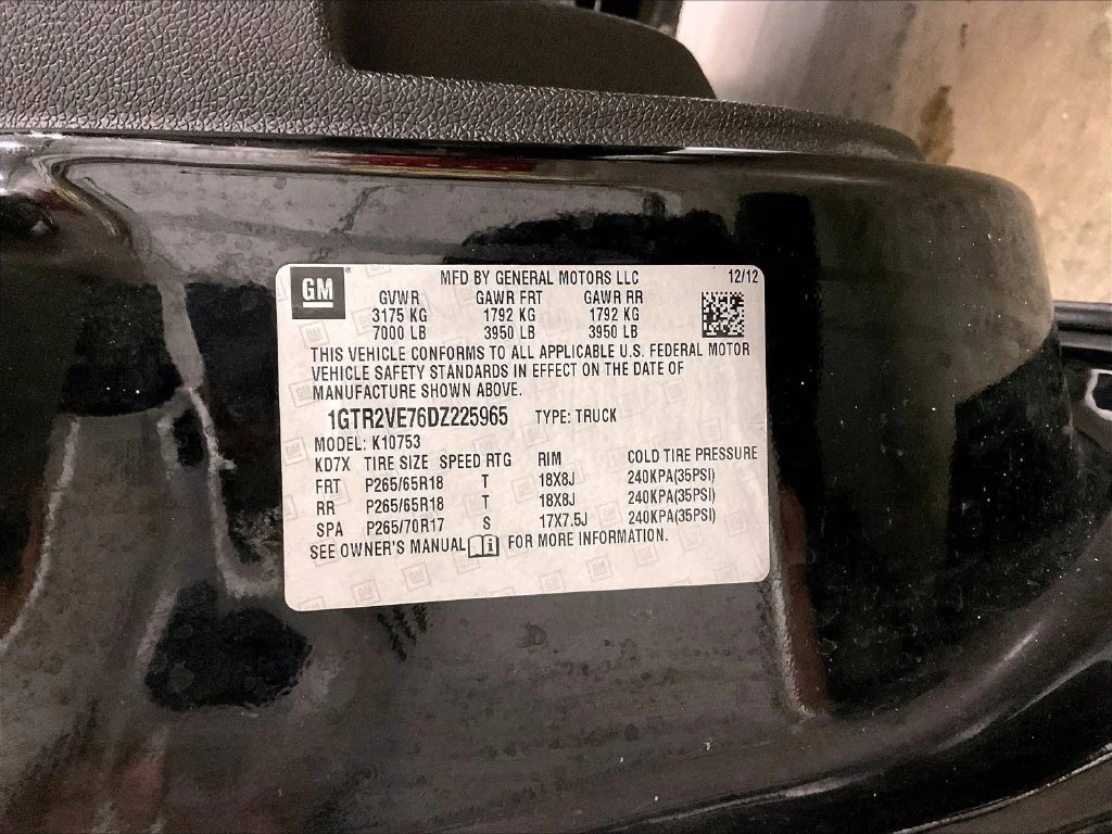 Used 2013 Black GMC SLE image 40