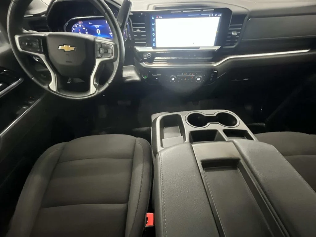 Used 2025 Summit White Chevrolet LT image 13