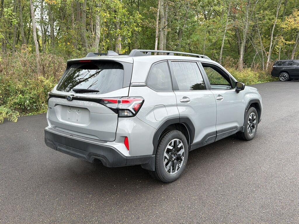 Used 2025 River Rock Pearl Subaru Premium image 8