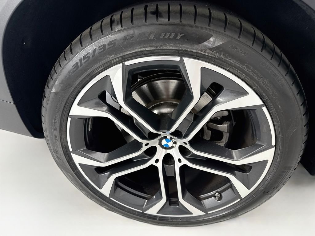 Certified Used 2025 Alpine White BMW xDrive40i image 32