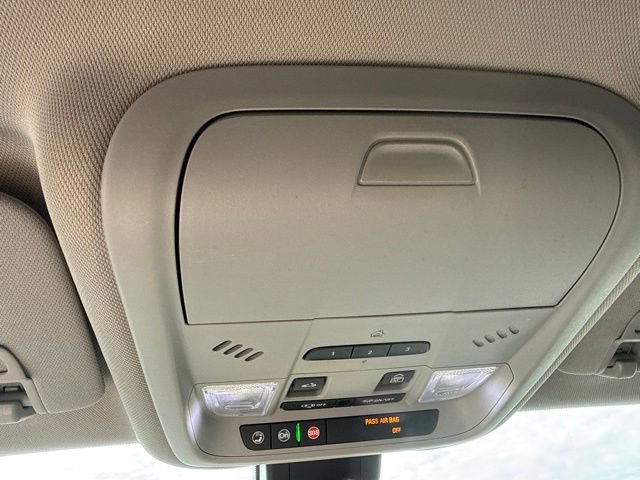 Used 2018 NIGHTFALL GRAY METALLIC Chevrolet Premier image 29
