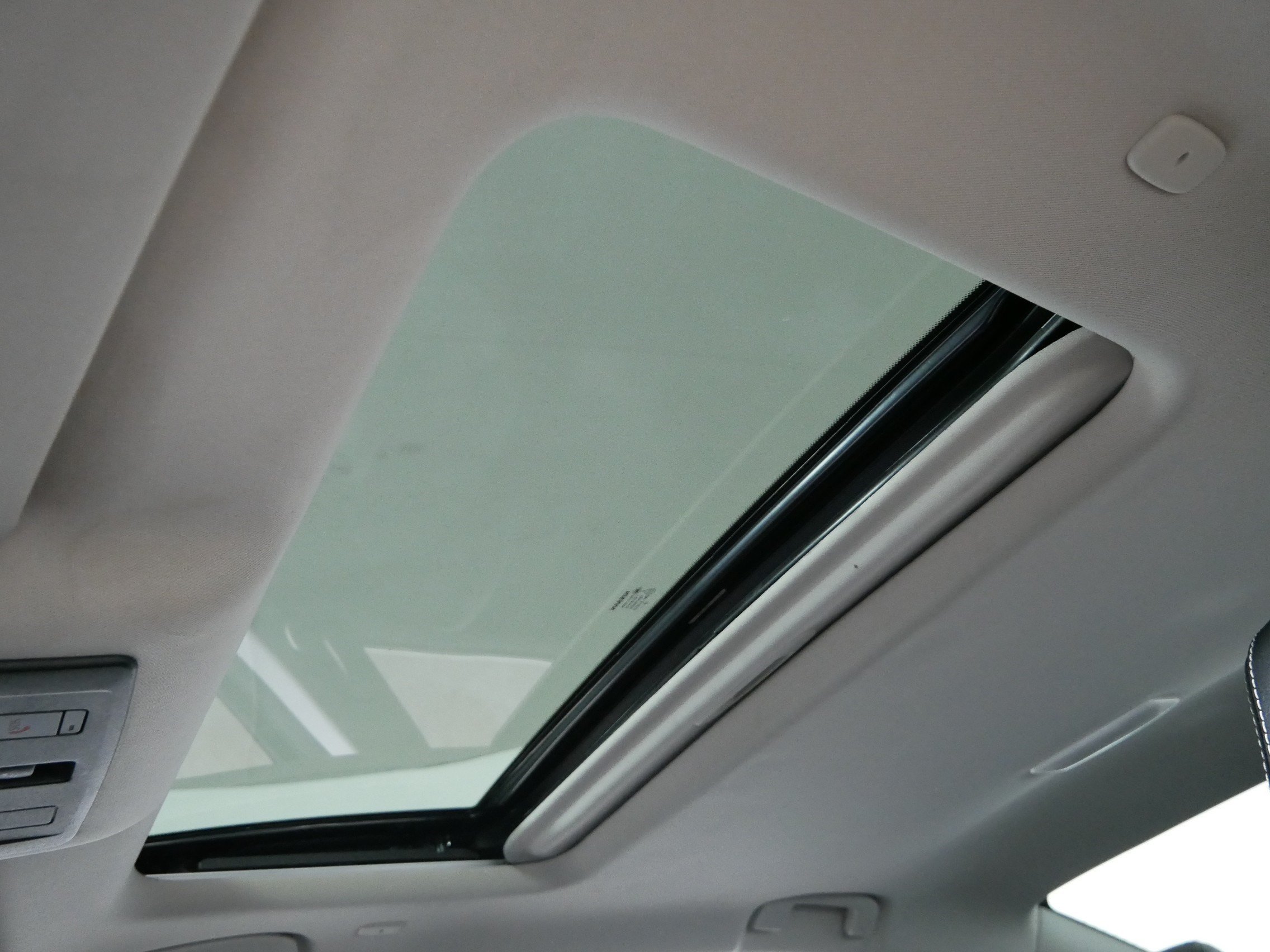 Used 2020 Super Black Nissan 2.0 Platinum image 31