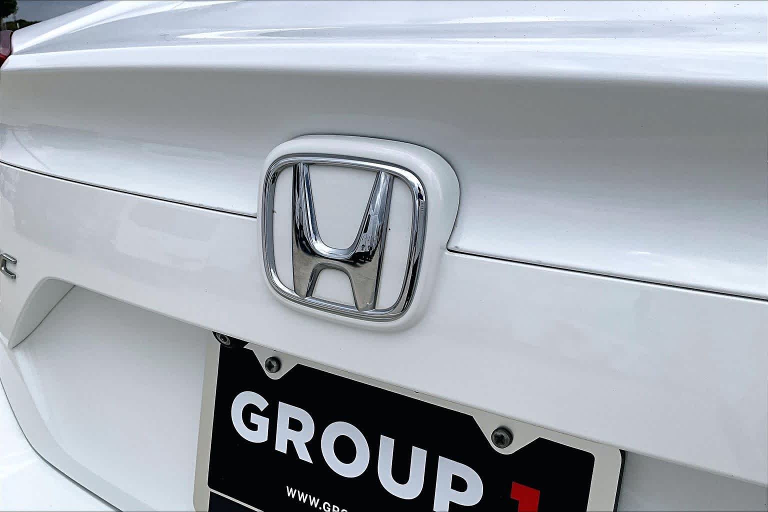 Used 2017 Taffeta White Honda LX image 29