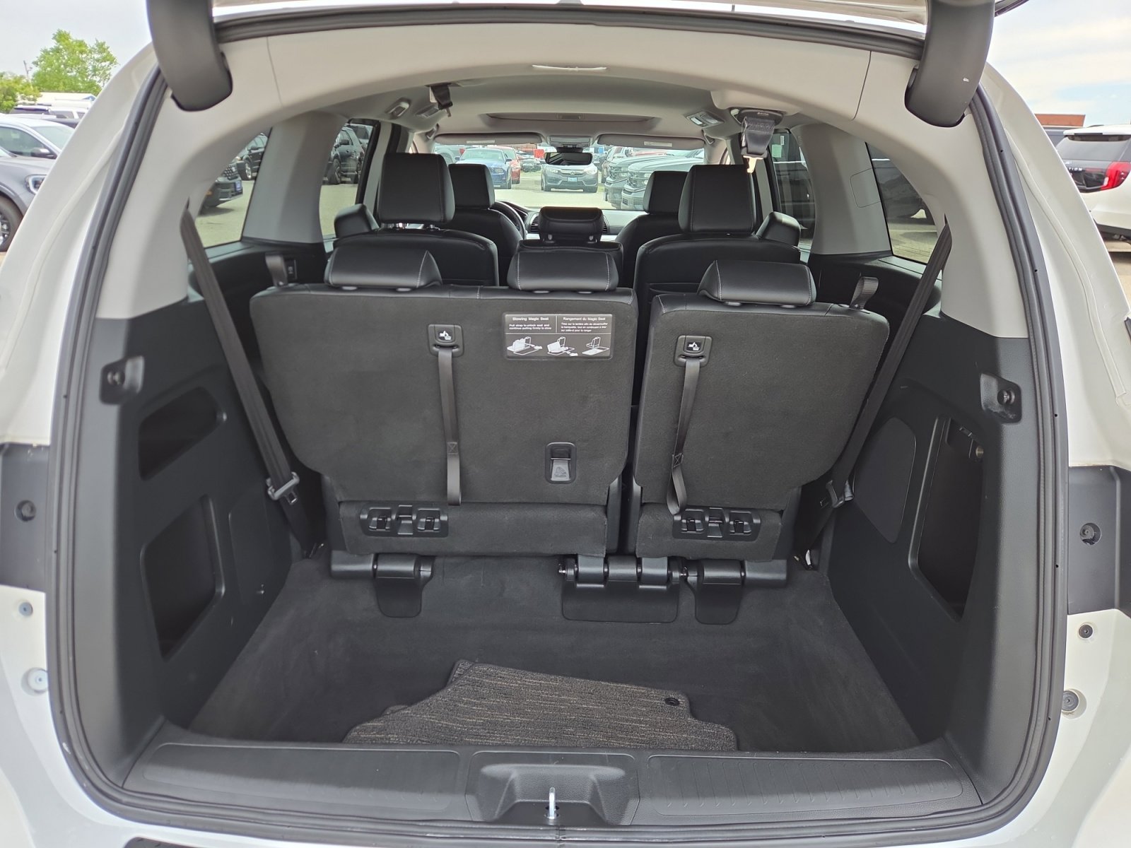 2023 Honda Odyssey EX-L - Photo 17