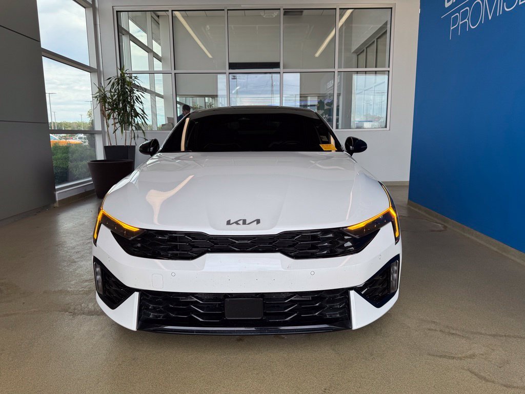 Used 2025 White Kia GT-Line image 3