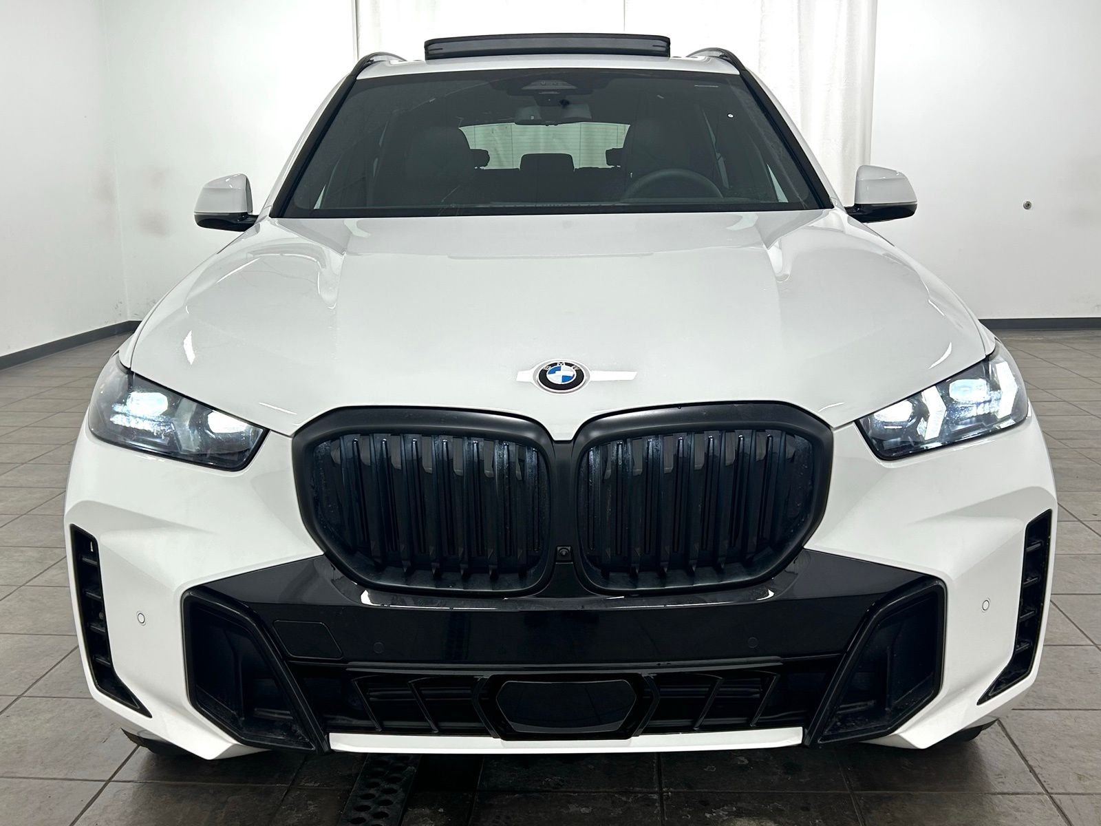 New 2026 Alpine White BMW xDrive40i image 11