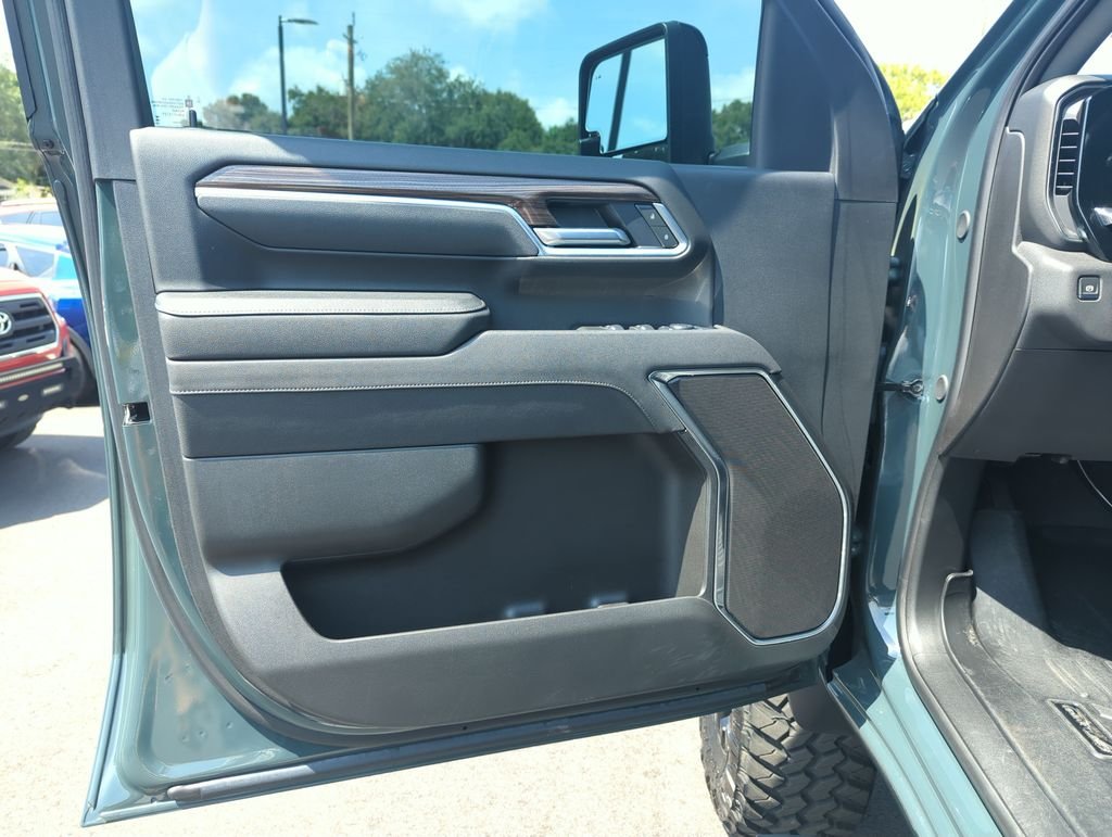 Used 2025 Gray Chevrolet LT image 18
