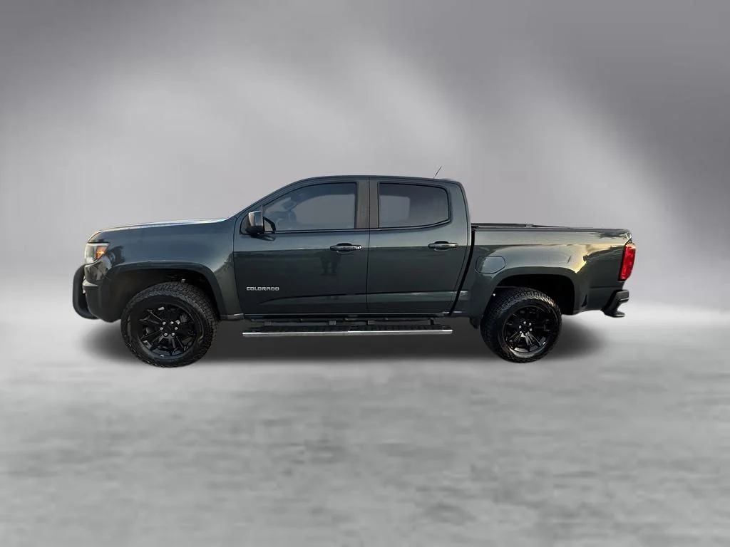 Used 2018 Graphite Metallic Chevrolet LT image 8