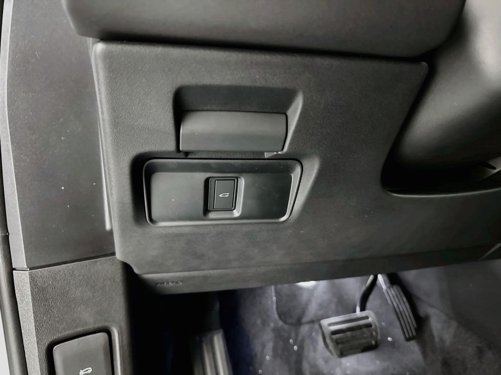 New 2026 Fuji White Land Rover Core S image 10