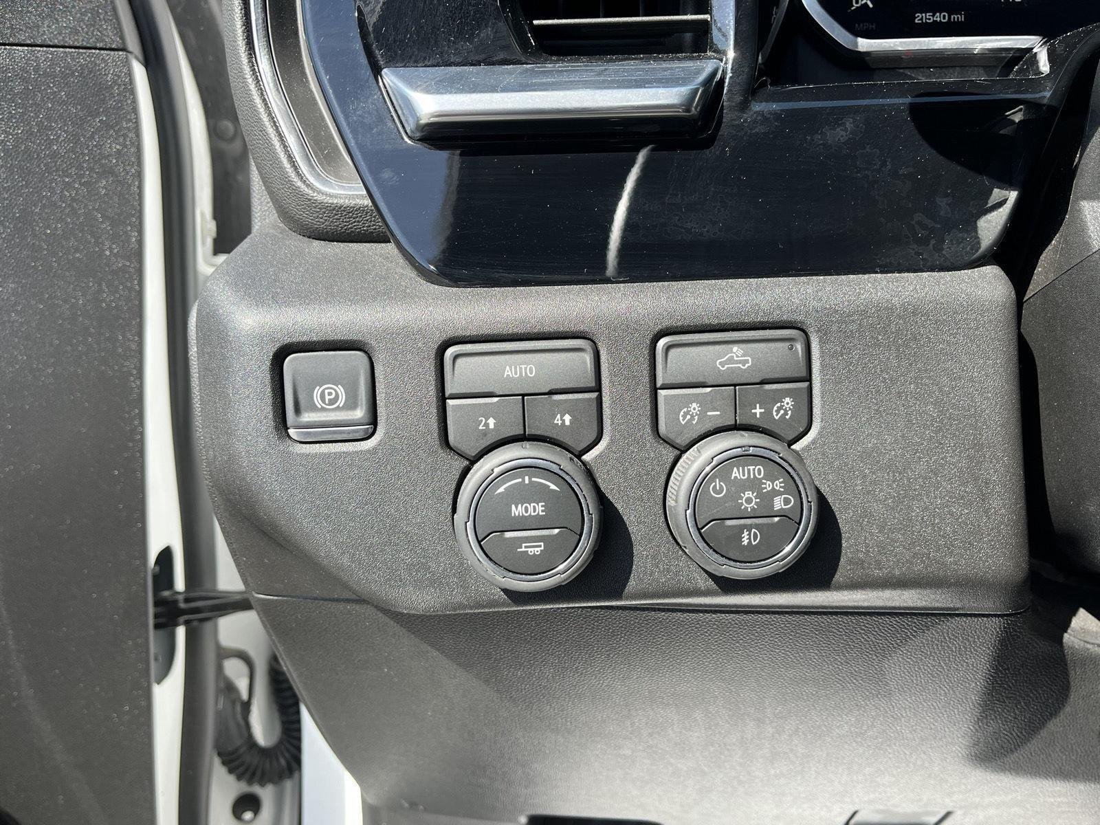 Used 2026 Summit White Chevrolet RST image 31