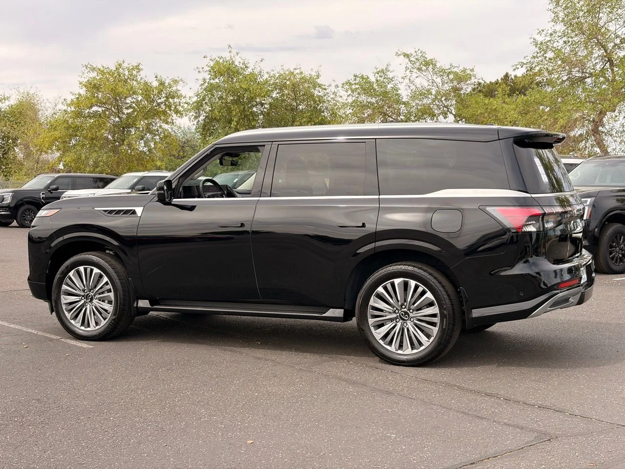 New 2026 Black Obsidian INFINITI LUXE image 3