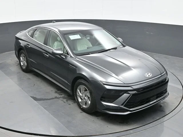 New 2026 Gray Hyundai SE image 14