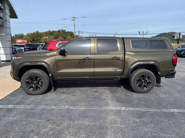 Used 2023 Brown GMC Elevation image 3